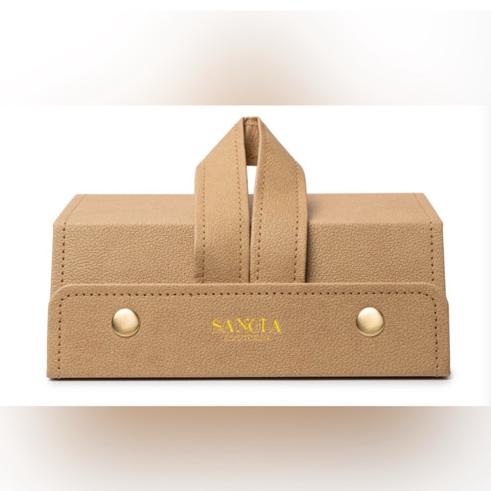 Sancia Tan Sunglass Holder